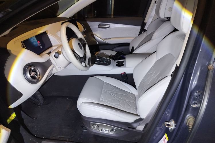 Used Denza N8 2023 Four-Wheel Drive Ultra-Hybrid Flagship Six-Seater Version Left Front Seat