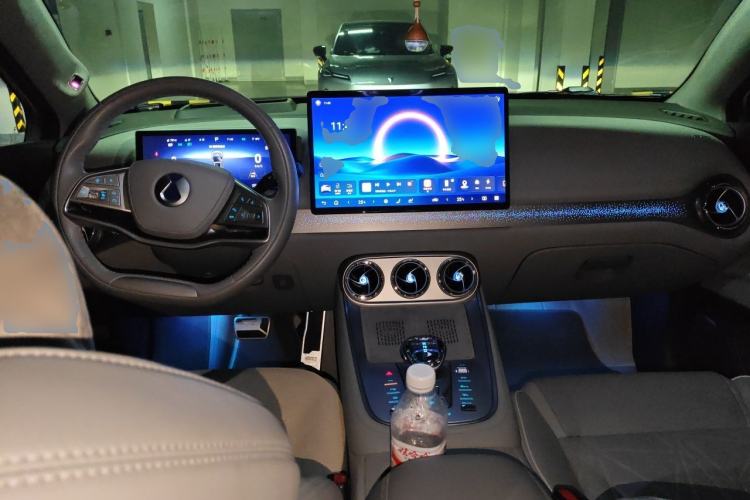 Used Denza N8 2023 Four-Wheel Drive Ultra-Hybrid Flagship Seven-Seater Version Center Console