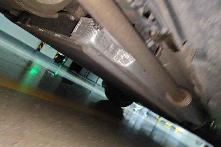 Used Denza N8 2023 Four-Wheel Drive Ultra-Hybrid Flagship Seven-Seater Version Chassis Rear Right