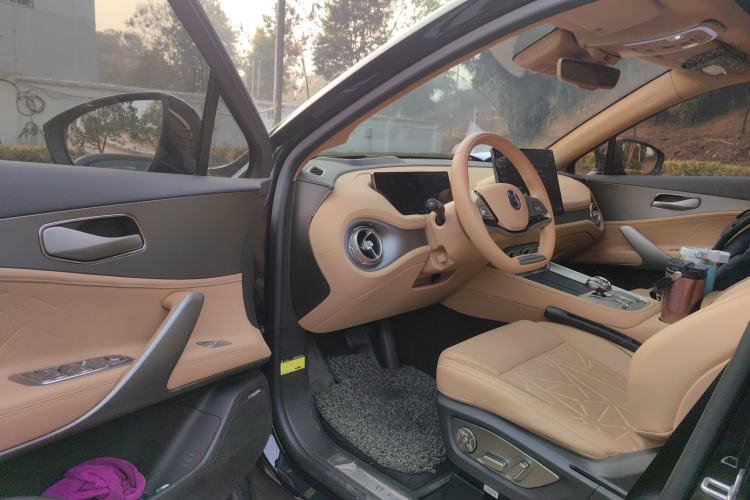 Used Denza N8 2023 Four-Wheel Drive Ultra-Hybrid Flagship Seven-Seater Version Driver Seat