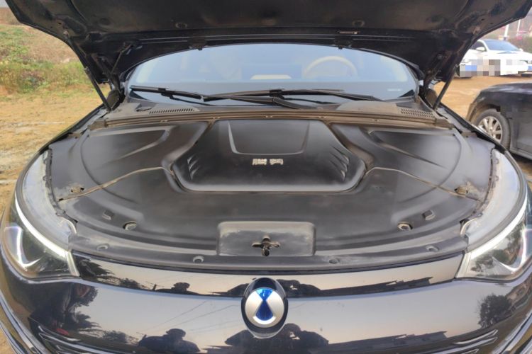 Used Denza N8 2023 Four-Wheel Drive Ultra-Hybrid Flagship Seven-Seater Version Engine Bay