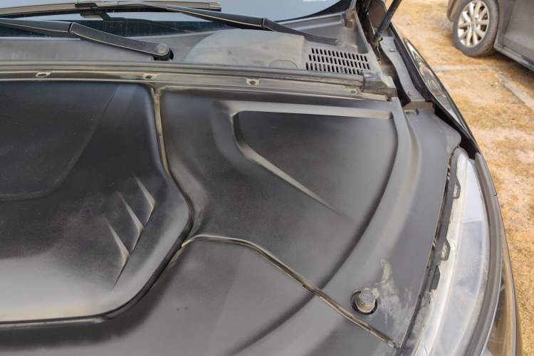 Used Denza N8 2023 Four-Wheel Drive Ultra-Hybrid Flagship Seven-Seater Version Engine Bay Left