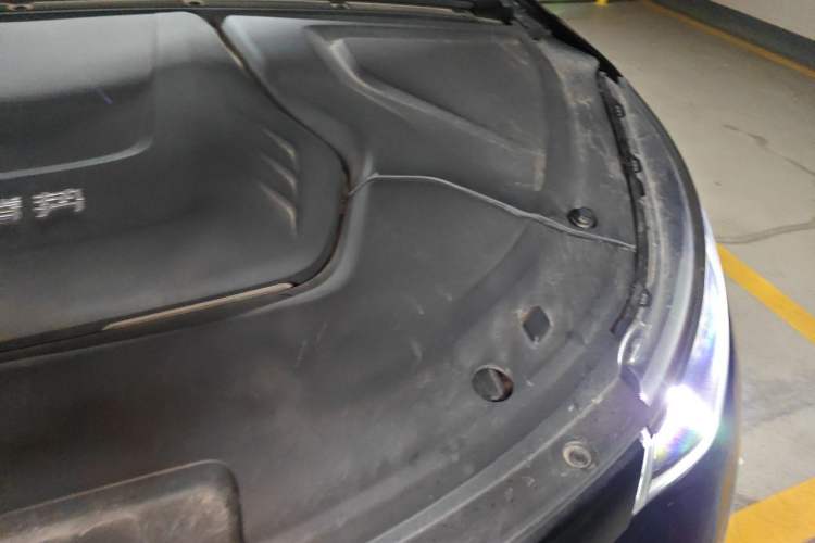 Used Denza N8 2023 Four-Wheel Drive Ultra-Hybrid Flagship Seven-Seater Version Engine Bay Left