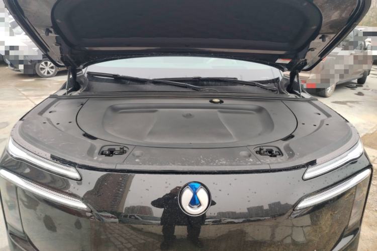 Used Denza N8 2023 Four-Wheel Drive Ultra-Hybrid Flagship Six-Seater Version Engine Bay