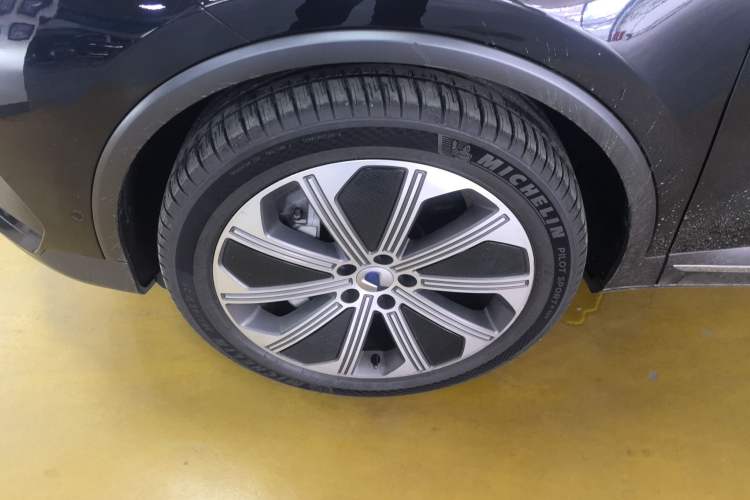 Used Denza N8 2023 Four-Wheel Drive Ultra-Hybrid Flagship Seven-Seater Version Exterior 7