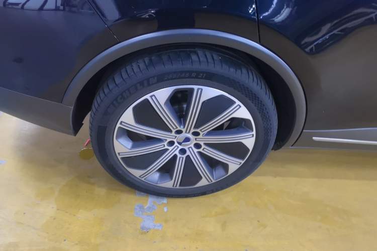 Used Denza N8 2023 Four-Wheel Drive Ultra-Hybrid Flagship Seven-Seater Version Exterior 8