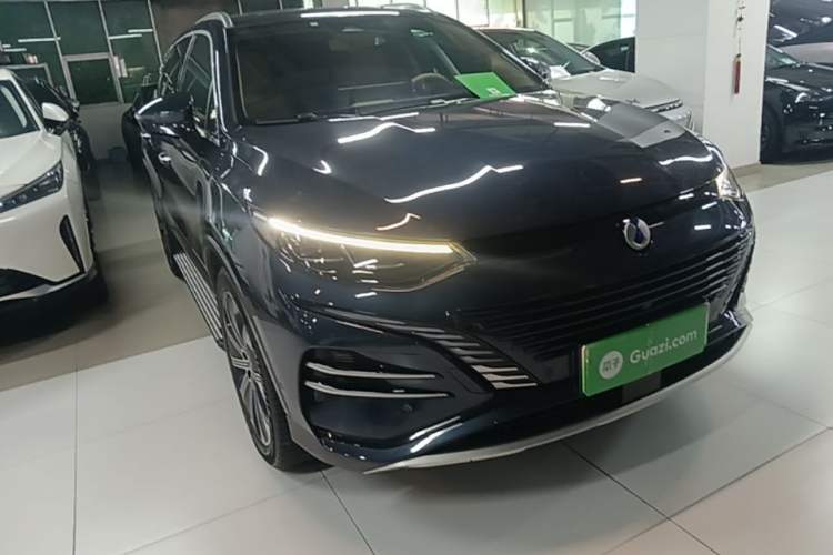 Used Denza N8 2023 Four-Wheel Drive Ultra-Hybrid Flagship Six-Seater Version Front Right 45 Deg