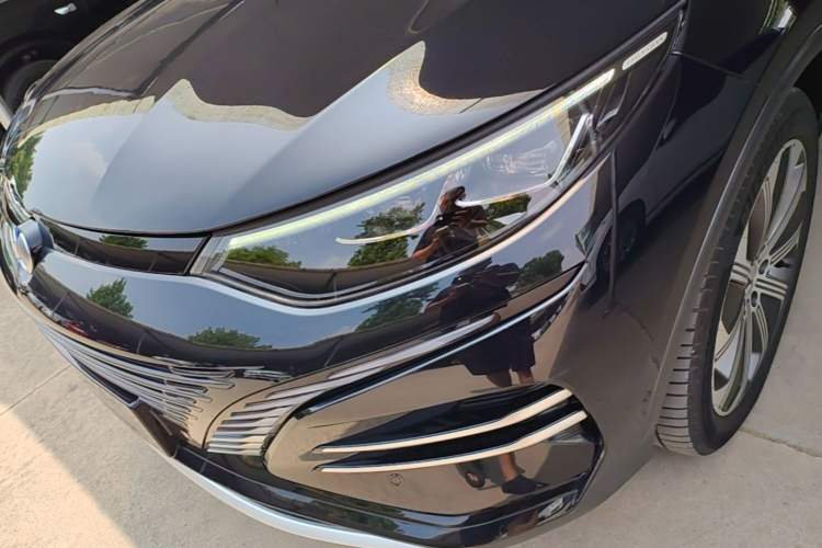 Used Denza N8 2023 Four-Wheel Drive Ultra-Hybrid Flagship Six-Seater Version Left Front Headlight