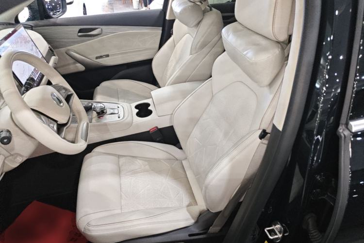 Used Denza N8 2023 Four-Wheel Drive Ultra-Hybrid Flagship Six-Seater Version Left Front Seat