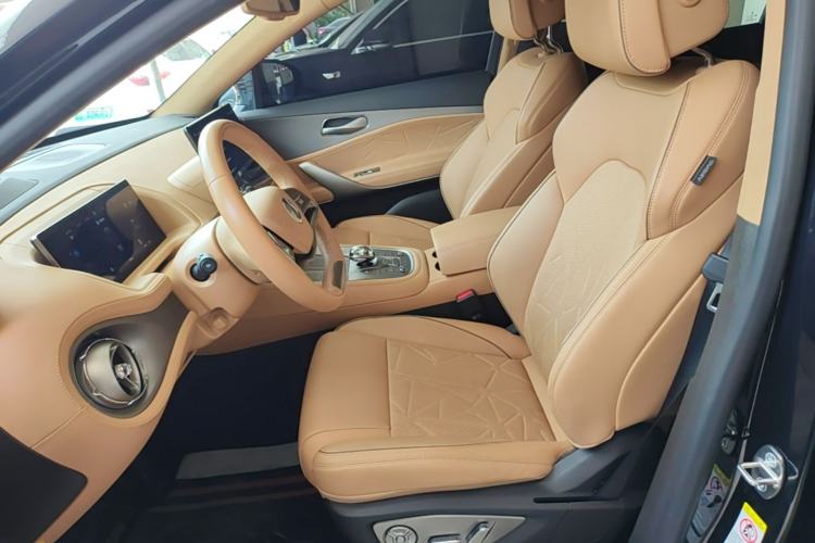 Used Denza N8 2023 Four-Wheel Drive Ultra-Hybrid Flagship Six-Seater Version Left Front Seat