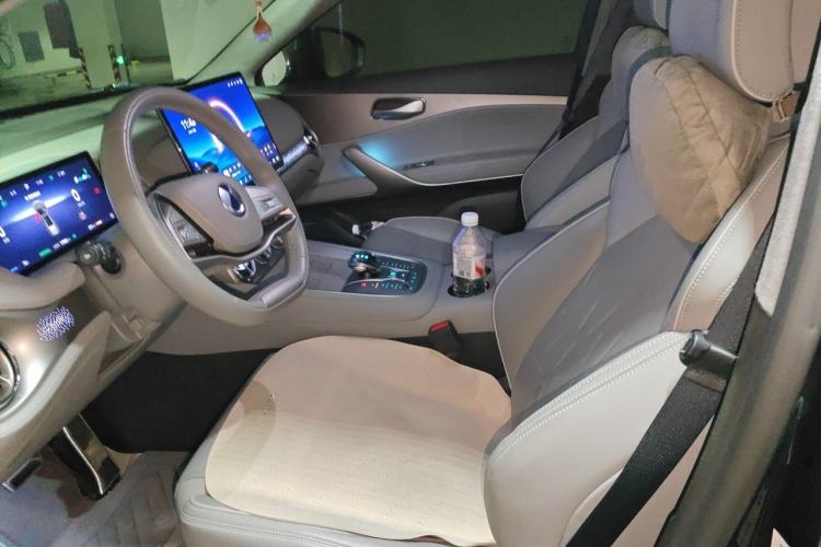 Used Denza N8 2023 Four-Wheel Drive Ultra-Hybrid Flagship Seven-Seater Version Left Front Seat