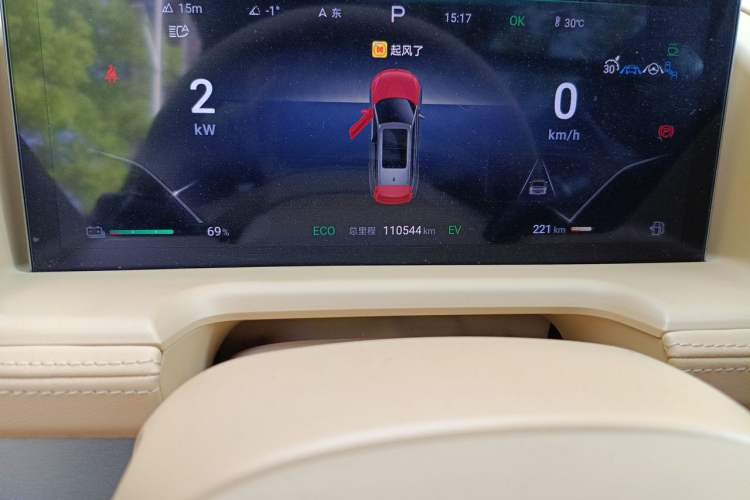 Used Denza N8 2023 Four-Wheel Drive Ultra-Hybrid Flagship Six-Seater Version Odometer Close Up