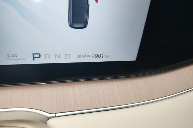 Used Denza N8 2023 Four-Wheel Drive Ultra-Hybrid Flagship Six-Seater Version Odometer Close Up
