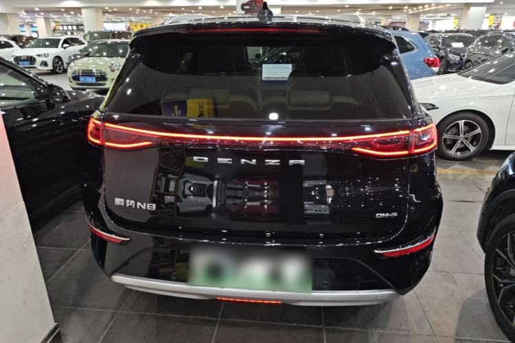 Used Denza N8 2023 Four-Wheel Drive Ultra-Hybrid Flagship Six-Seater Version Rear