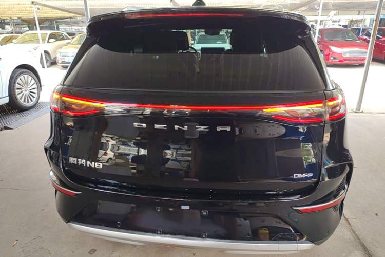 Used Denza N8 2023 Four-Wheel Drive Ultra-Hybrid Flagship Six-Seater Version Rear