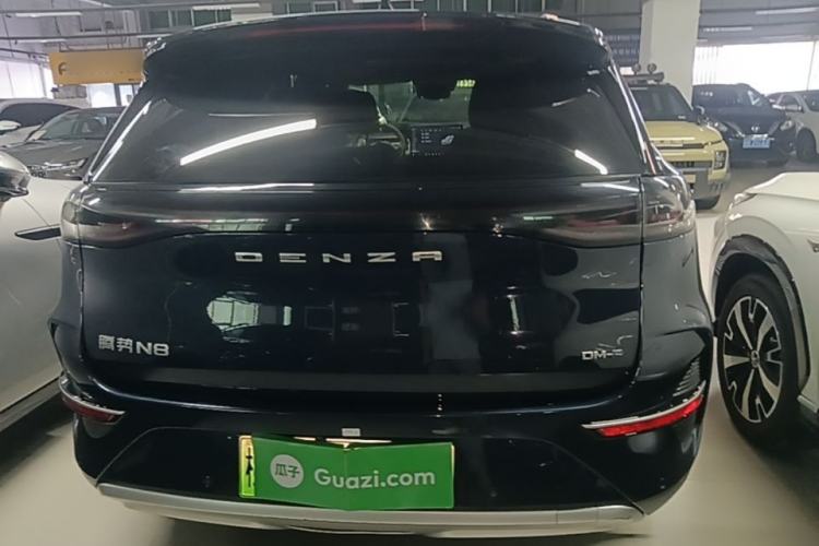 Used Denza N8 2023 Four-Wheel Drive Ultra-Hybrid Flagship Six-Seater Version Rear