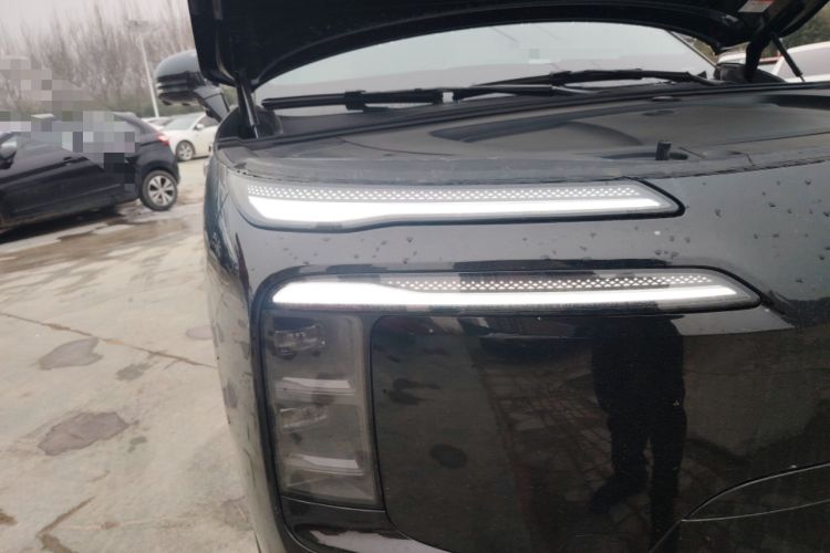 Used Denza N8 2023 Four-Wheel Drive Ultra-Hybrid Flagship Six-Seater Version Right Front Headlight