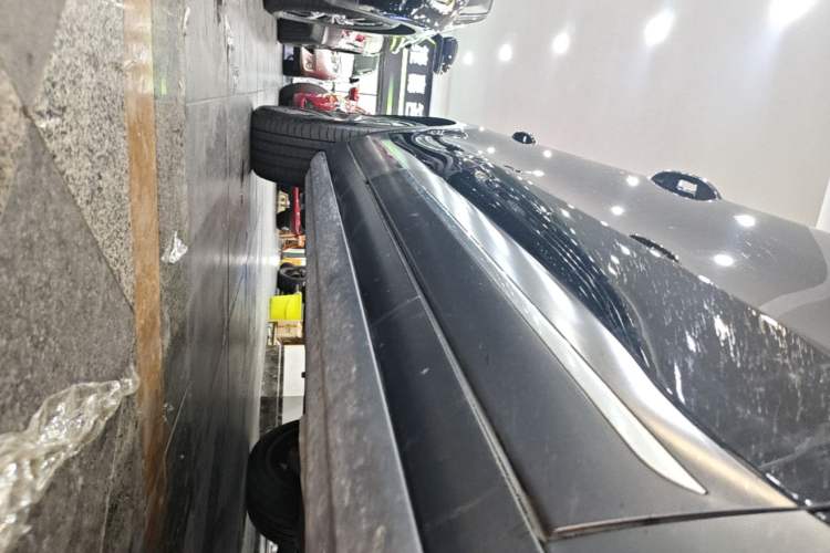 Used Denza N8 2023 Four-Wheel Drive Ultra-Hybrid Flagship Six-Seater Version Right Side Sill