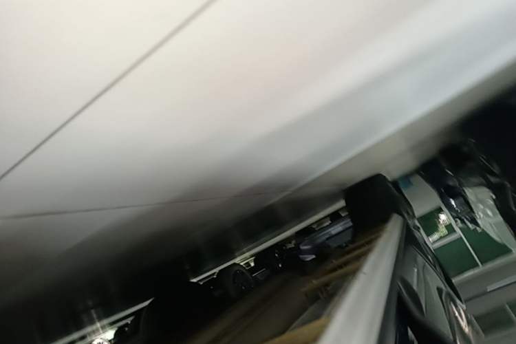 Used Denza N8 2023 Four-Wheel Drive Ultra-Hybrid Flagship Six-Seater Version Right Side Sill