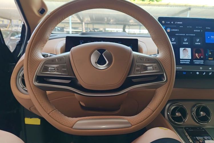 Used Denza N8 2023 Four-Wheel Drive Ultra-Hybrid Flagship Six-Seater Version Steering Wheel