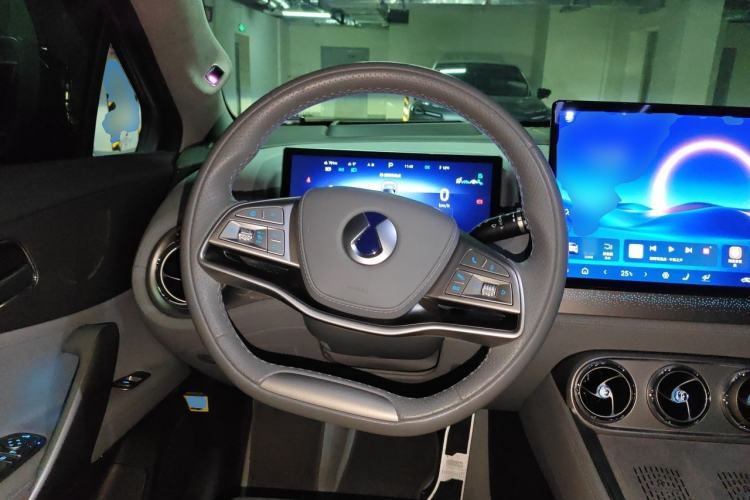 Used Denza N8 2023 Four-Wheel Drive Ultra-Hybrid Flagship Seven-Seater Version Steering Wheel