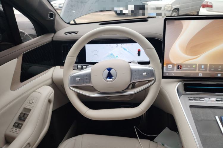 Used Denza N8 2023 Four-Wheel Drive Ultra-Hybrid Flagship Six-Seater Version Steering Wheel