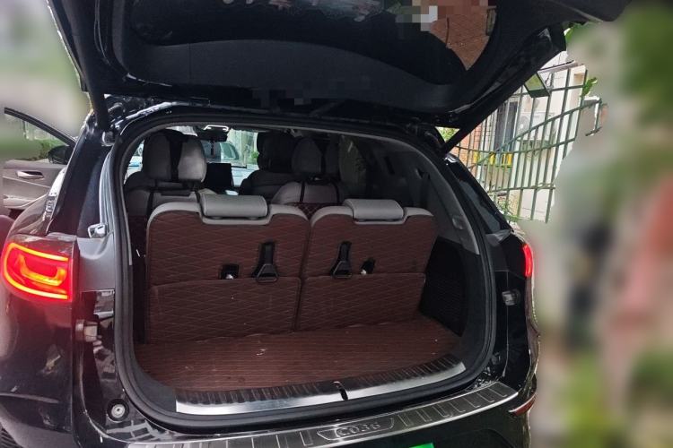 Used Denza N8 2023 Four-Wheel Drive Ultra-Hybrid Flagship Six-Seater Version Trunk