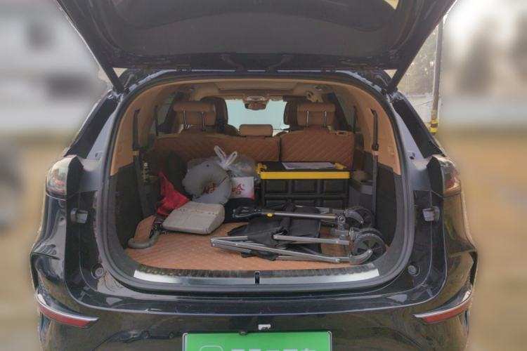 Used Denza N8 2023 Four-Wheel Drive Ultra-Hybrid Flagship Seven-Seater Version Trunk