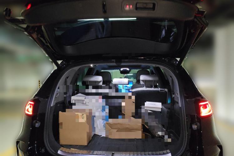 Used Denza N8 2023 Four-Wheel Drive Ultra-Hybrid Flagship Seven-Seater Version Trunk