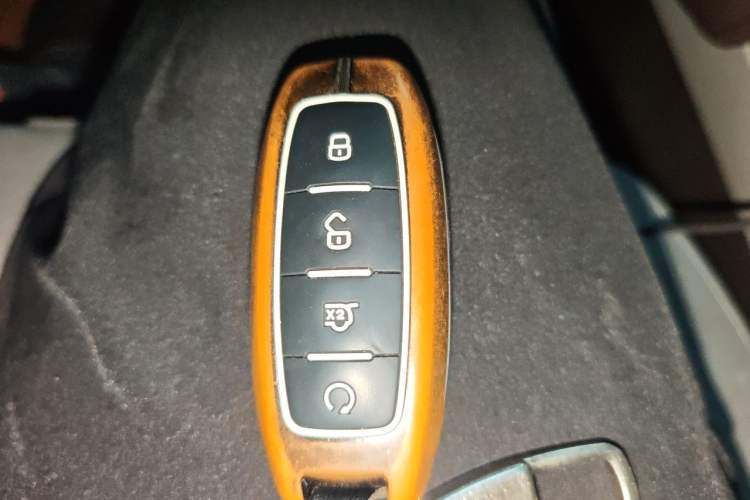 Used Denza N8 2023 Four-Wheel Drive Ultra-Hybrid Flagship Six-Seater Version Vehicle Key