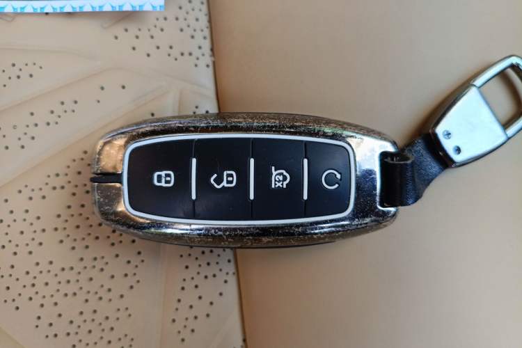 Used Denza N8 2023 Four-Wheel Drive Ultra-Hybrid Flagship Six-Seater Version Vehicle Key