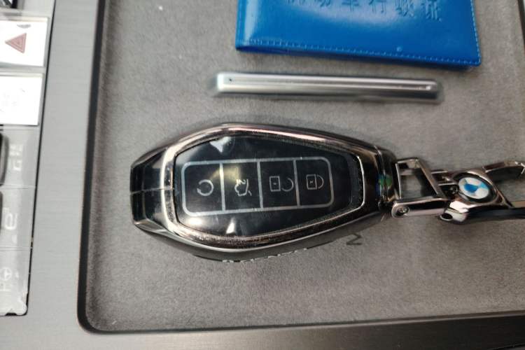 Used Denza N8 2023 Four-Wheel Drive Ultra-Hybrid Flagship Six-Seater Version Vehicle Key