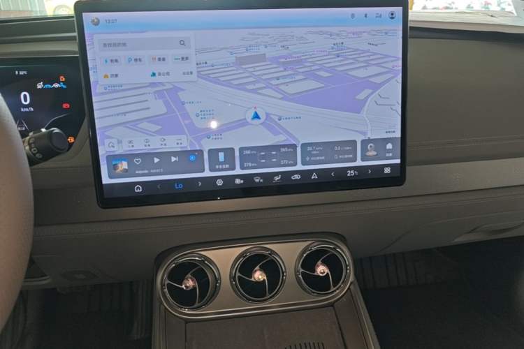 Used Denza N8 2023 Four-Wheel Drive Ultra-Hybrid Flagship Six-Seater Version Audio And AC Panel