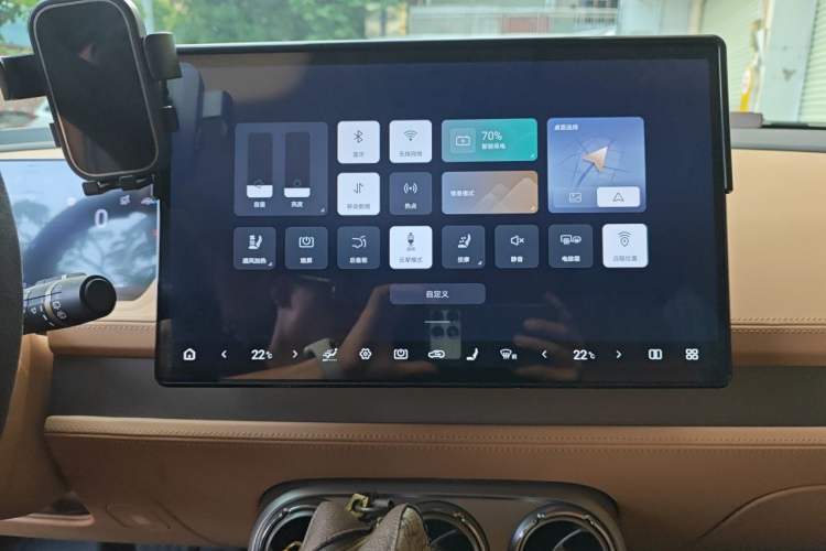 Used Denza N8 2023 Four-Wheel Drive Ultra-Hybrid Flagship Six-Seater Version Audio And AC Panel