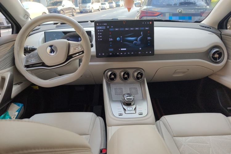 Used Denza N8 2023 Four-Wheel Drive Ultra-Hybrid Flagship Seven-Seater Version Center Console