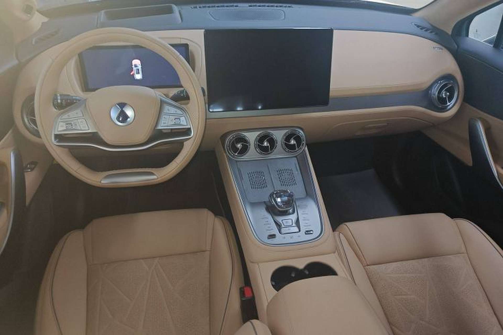 Used Denza N8 2023 Four-Wheel Drive Ultra-Hybrid Flagship Six-Seater Version Center Console