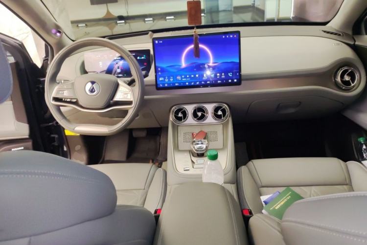 Used Denza N8 2023 Four-Wheel Drive Ultra-Hybrid Flagship Six-Seater Version Center Console