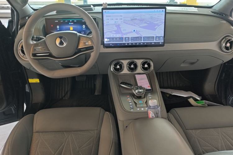 Used Denza N8 2023 Four-Wheel Drive Ultra-Hybrid Flagship Six-Seater Version Center Console