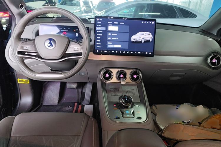 Used Denza N8 2023 Four-Wheel Drive Ultra-Hybrid Flagship Seven-Seater Version Center Console