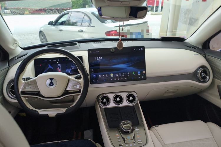 Used Denza N8 2023 Four-Wheel Drive Ultra-Hybrid Flagship Six-Seater Version Center Console