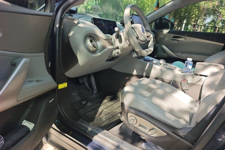 Used Denza N8 2023 Four-Wheel Drive Ultra-Hybrid Flagship Six-Seater Version Driver Seat