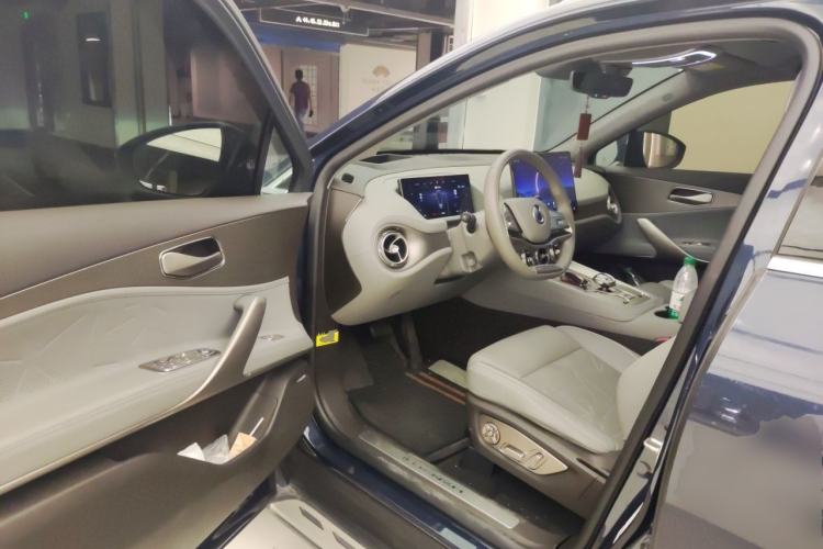 Used Denza N8 2023 Four-Wheel Drive Ultra-Hybrid Flagship Six-Seater Version Driver Seat