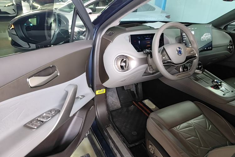 Used Denza N8 2023 Four-Wheel Drive Ultra-Hybrid Flagship Seven-Seater Version Driver Seat