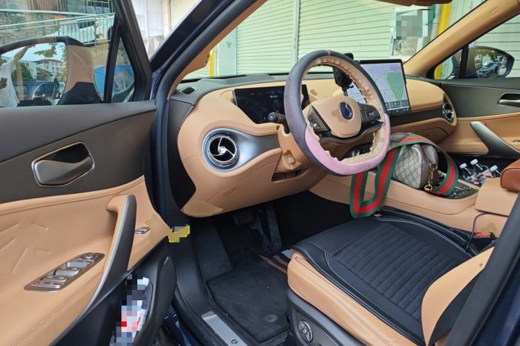 Used Denza N8 2023 Four-Wheel Drive Ultra-Hybrid Flagship Six-Seater Version Driver Seat