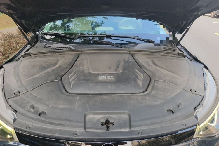 Used Denza N8 2023 Four-Wheel Drive Ultra-Hybrid Flagship Seven-Seater Version Engine Bay