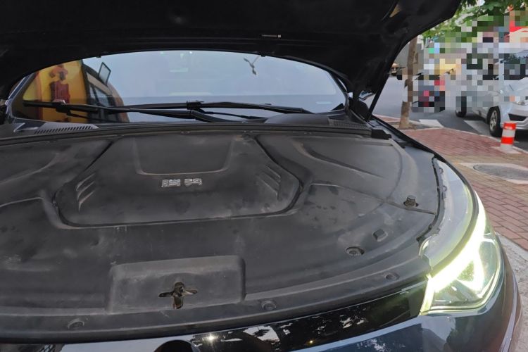 Used Denza N8 2023 Four-Wheel Drive Ultra-Hybrid Flagship Six-Seater Version Engine Bay Left