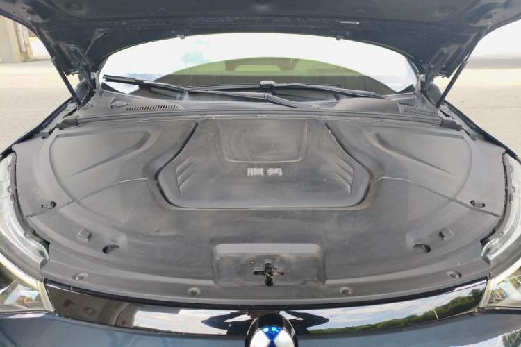 Used Denza N8 2023 Four-Wheel Drive Ultra-Hybrid Flagship Six-Seater Version Engine Bay