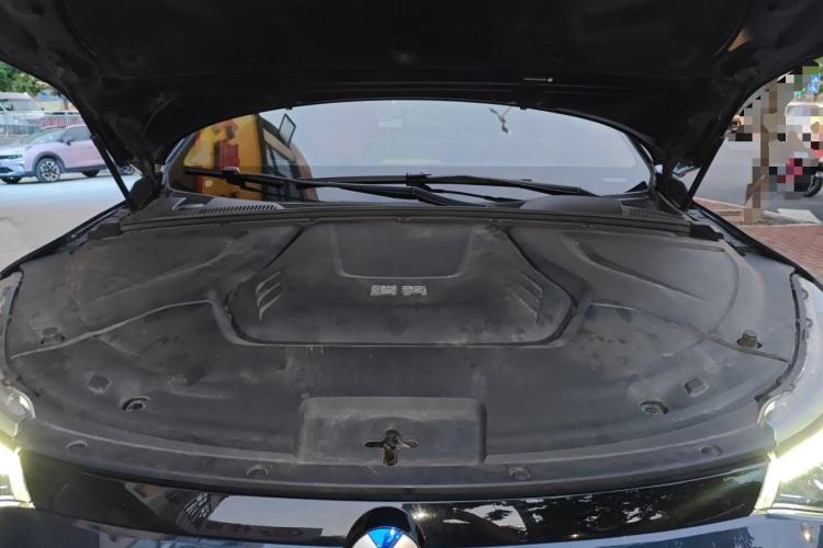 Used Denza N8 2023 Four-Wheel Drive Ultra-Hybrid Flagship Six-Seater Version Engine Bay