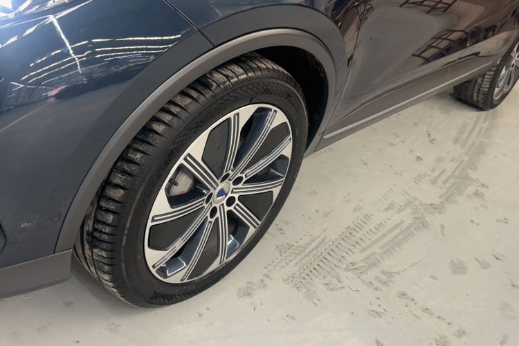 Used Denza N8 2023 Four-Wheel Drive Ultra-Hybrid Flagship Six-Seater Version Exterior 5