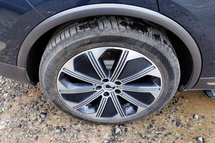 Used Denza N8 2023 Four-Wheel Drive Ultra-Hybrid Flagship Seven-Seater Version Exterior 8